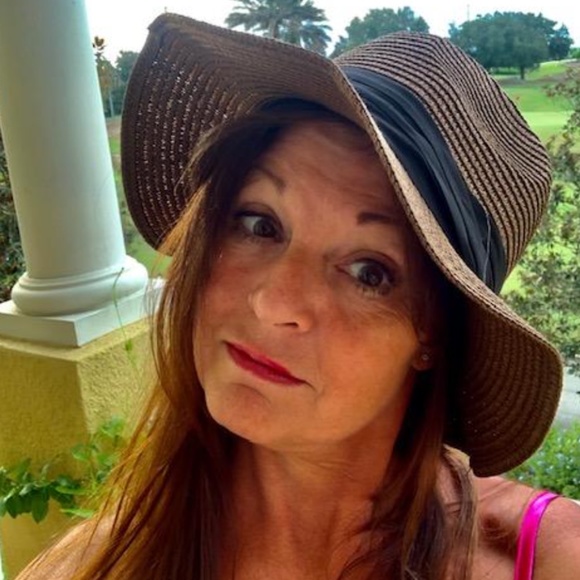 Meet your Posher, Dana - Picture 1 of 1